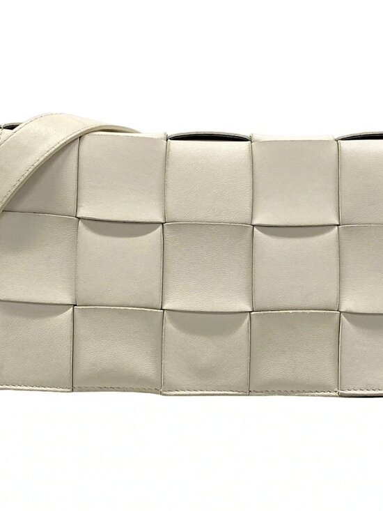 Bottega Veneta Handbags - BOTTEGA VENETA Cassette White Leather Shoulder Bag
